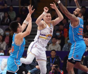 关于山东男篮清晨门线救险，志在CBA季后赛名次提升，话题不断，赛季目标并未改变的信息-爱游戏