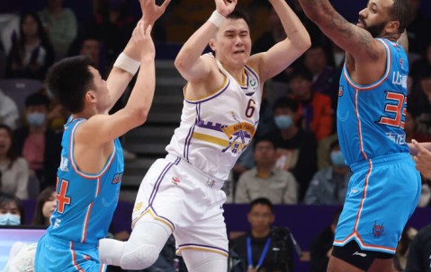 关于山东男篮清晨门线救险，志在CBA季后赛名次提升，话题不断，赛季目标并未改变的信息-爱游戏