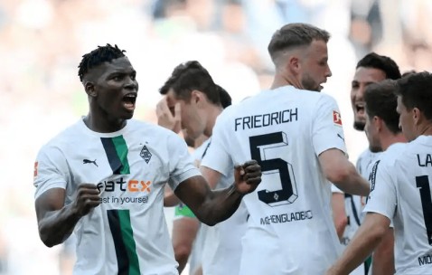 门兴格拉德巴赫发布备战花絮，赛前状态回暖，法甲任务艰巨，心理建设被强调的简单介绍-爱游戏体育